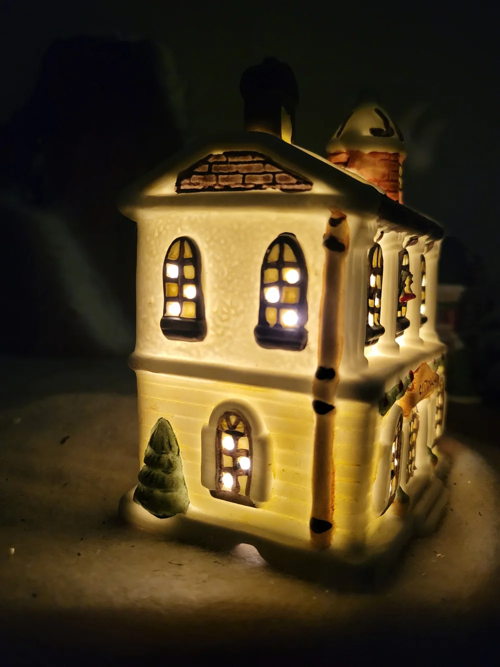Vintage Victorian Village Collectibles Ceramic City Hall Christmas Village Light